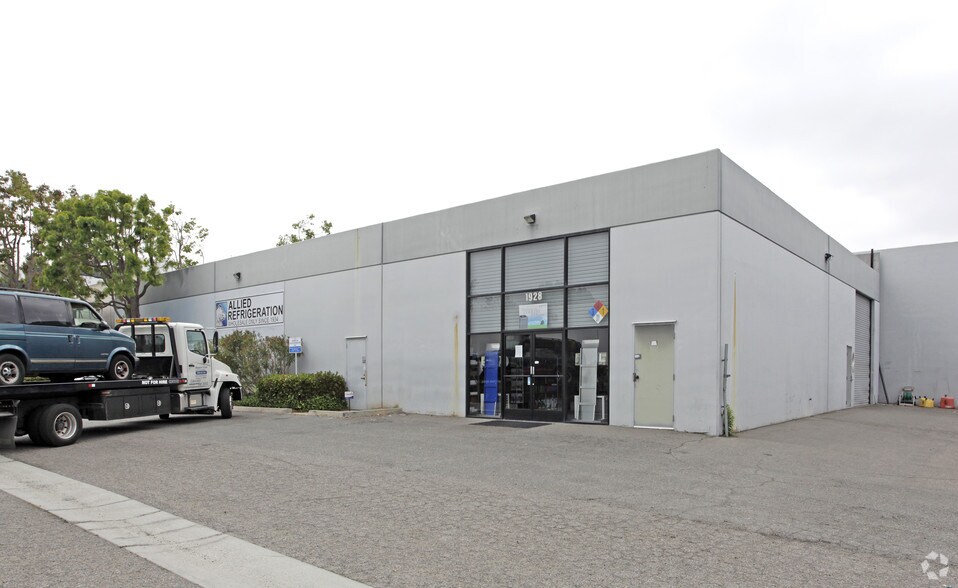 1928 Don Lee Pl, Escondido, CA à vendre - Photo du bâtiment - Image 2 de 2