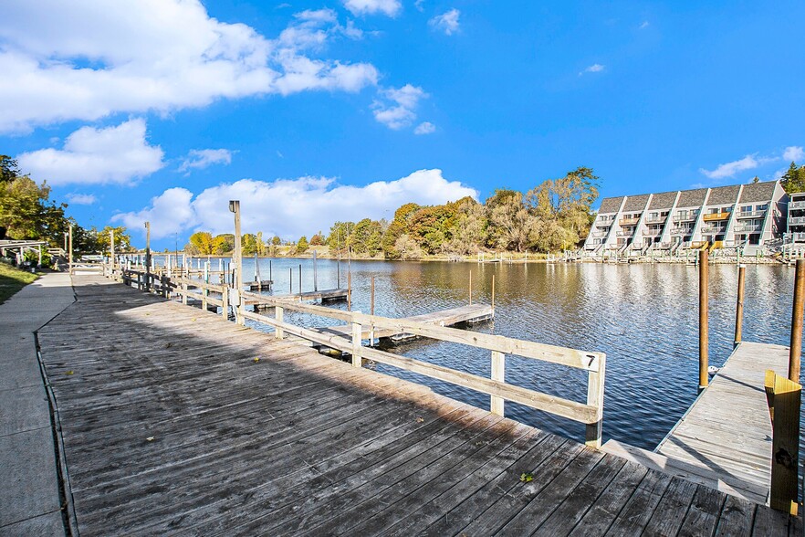 520 Water St, Manistee, MI for sale - Building Photo - Image 3 of 31