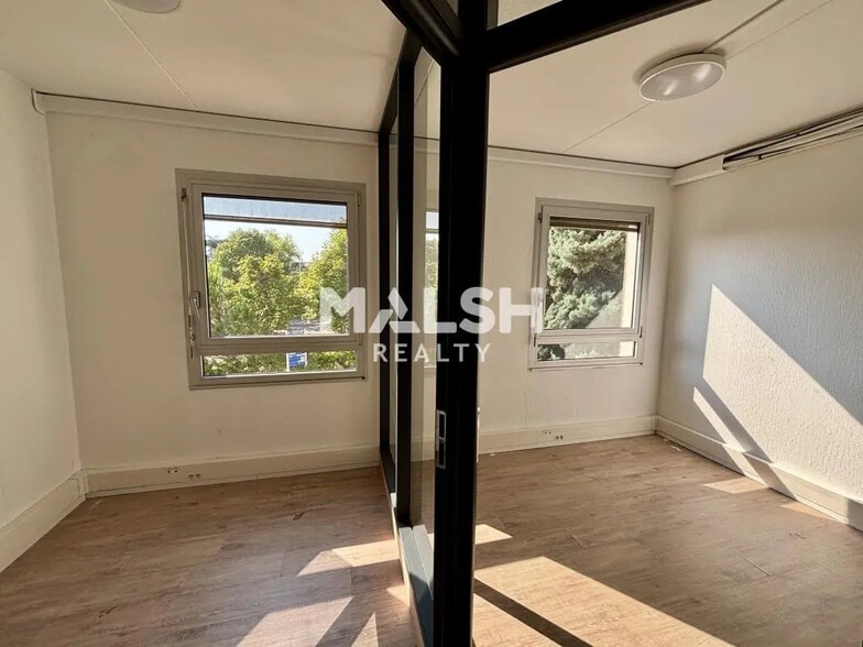 Office in Écully for lease - Interior Photo - Image 3 of 9