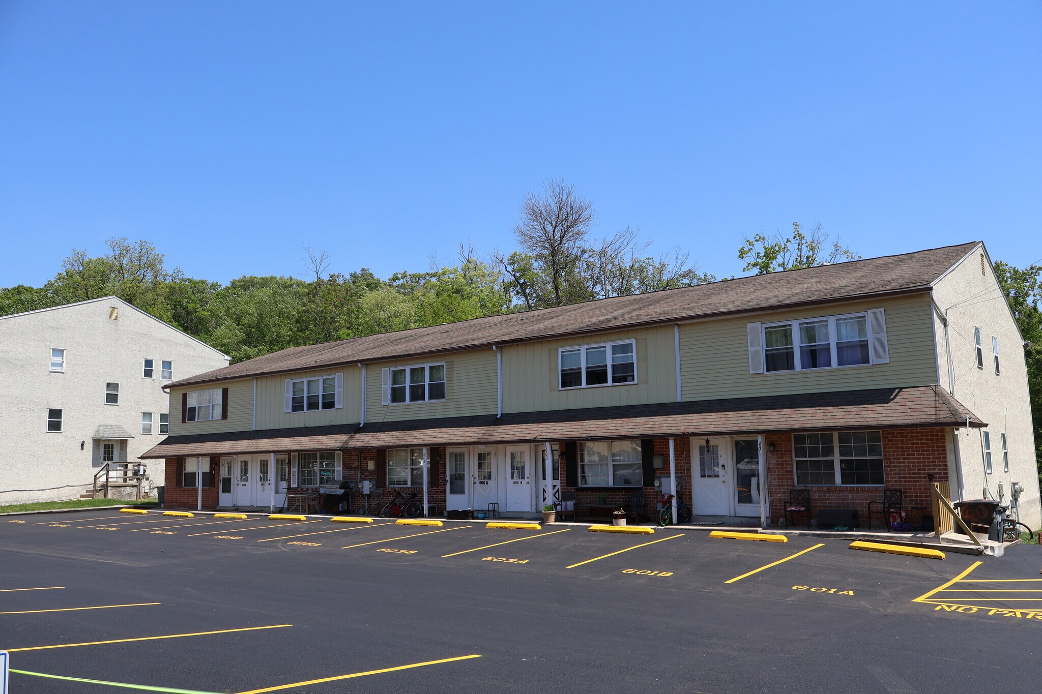 601-609 Country 601-609 Country Ln, Morton, PA for sale Building Photo- Image 1 of 3