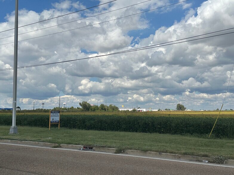 State Route 162, Troy, IL à vendre - Photo du bâtiment - Image 1 de 2