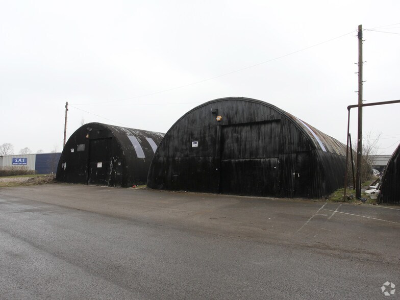 Boughton Industrial Est, Boughton à vendre - Photo du bâtiment - Image 2 de 2