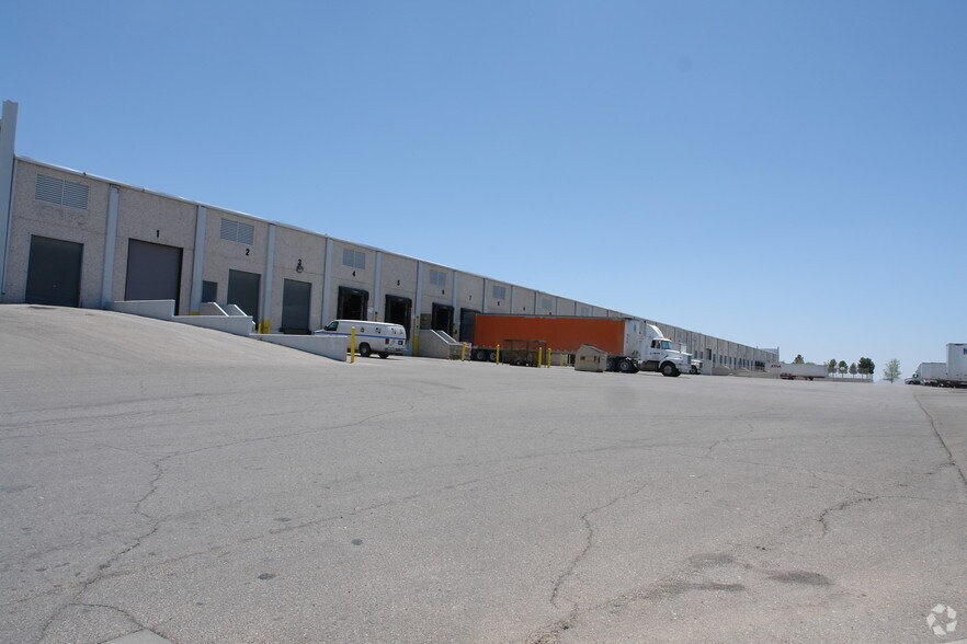 12160 Rojas Dr, El Paso, TX à louer - Photo du bâtiment - Image 2 de 9