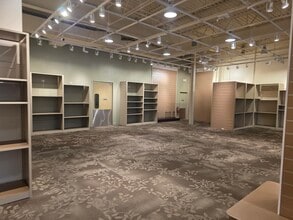 1001 N DuPont Hwy, Dover, DE for lease Interior Photo- Image 2 of 15