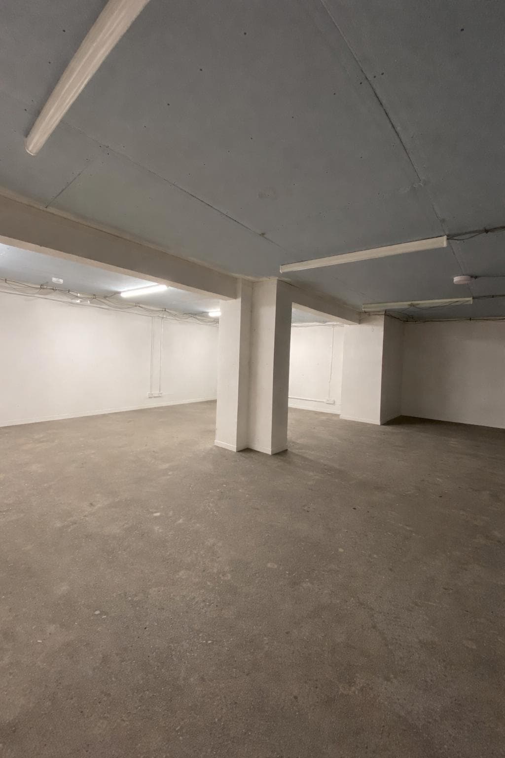 44 Bedwas Rd, Caerphilly for lease Interior Photo- Image 1 of 2