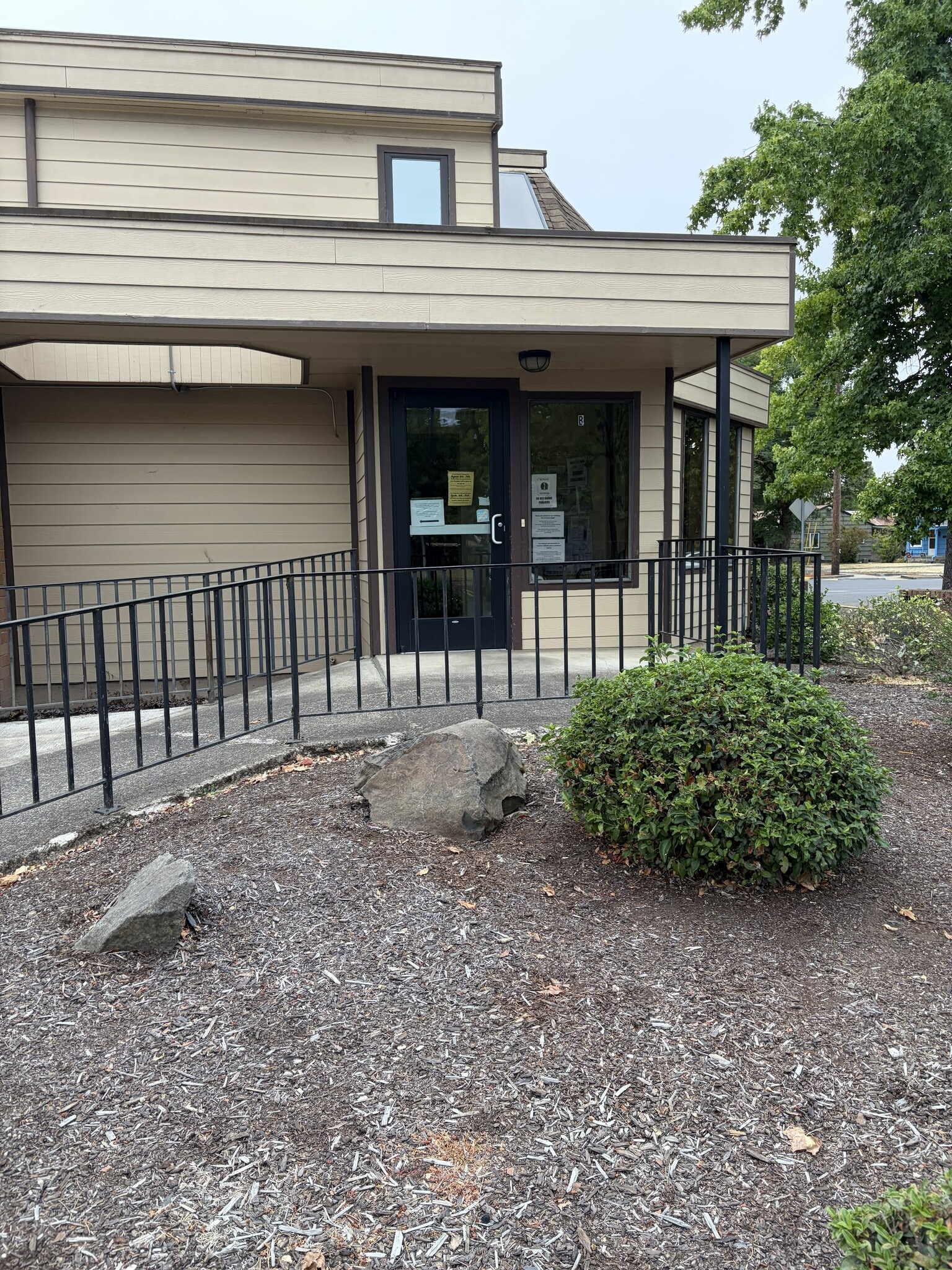 1403 F St, Springfield, OR for lease Building Photo- Image 1 of 13