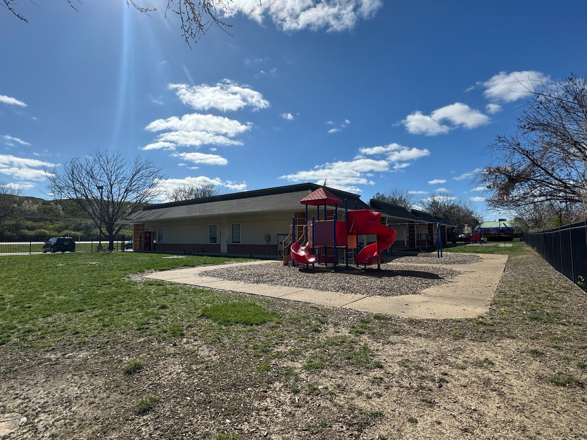 13601 Riverport Dr, Maryland Heights, MO for lease Building Photo- Image 1 of 8