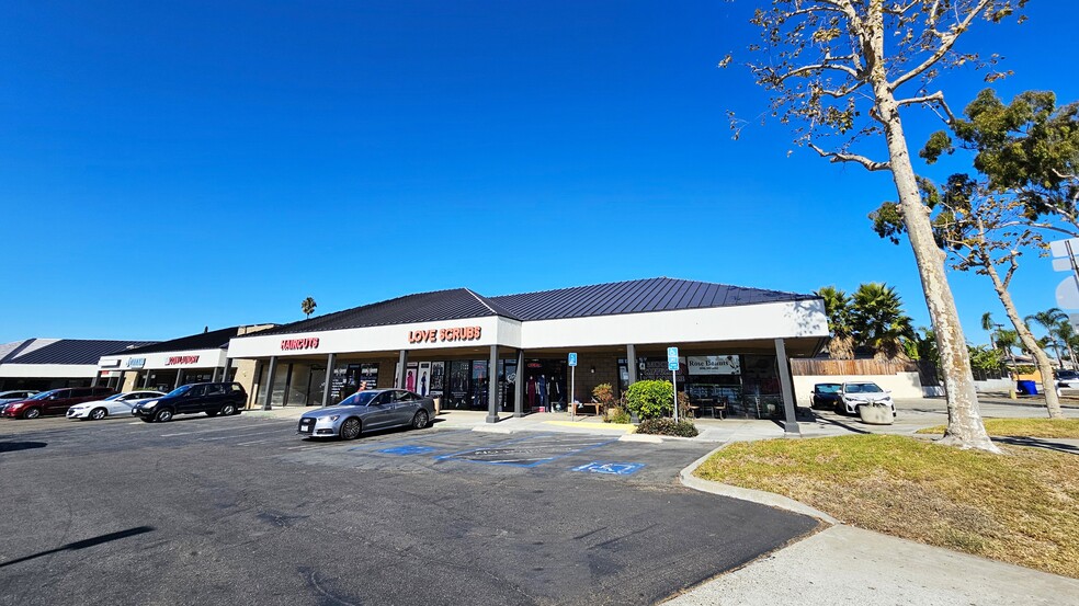 7608-7612 Linda Vista Rd, San Diego, CA for lease - Building Photo - Image 3 of 6