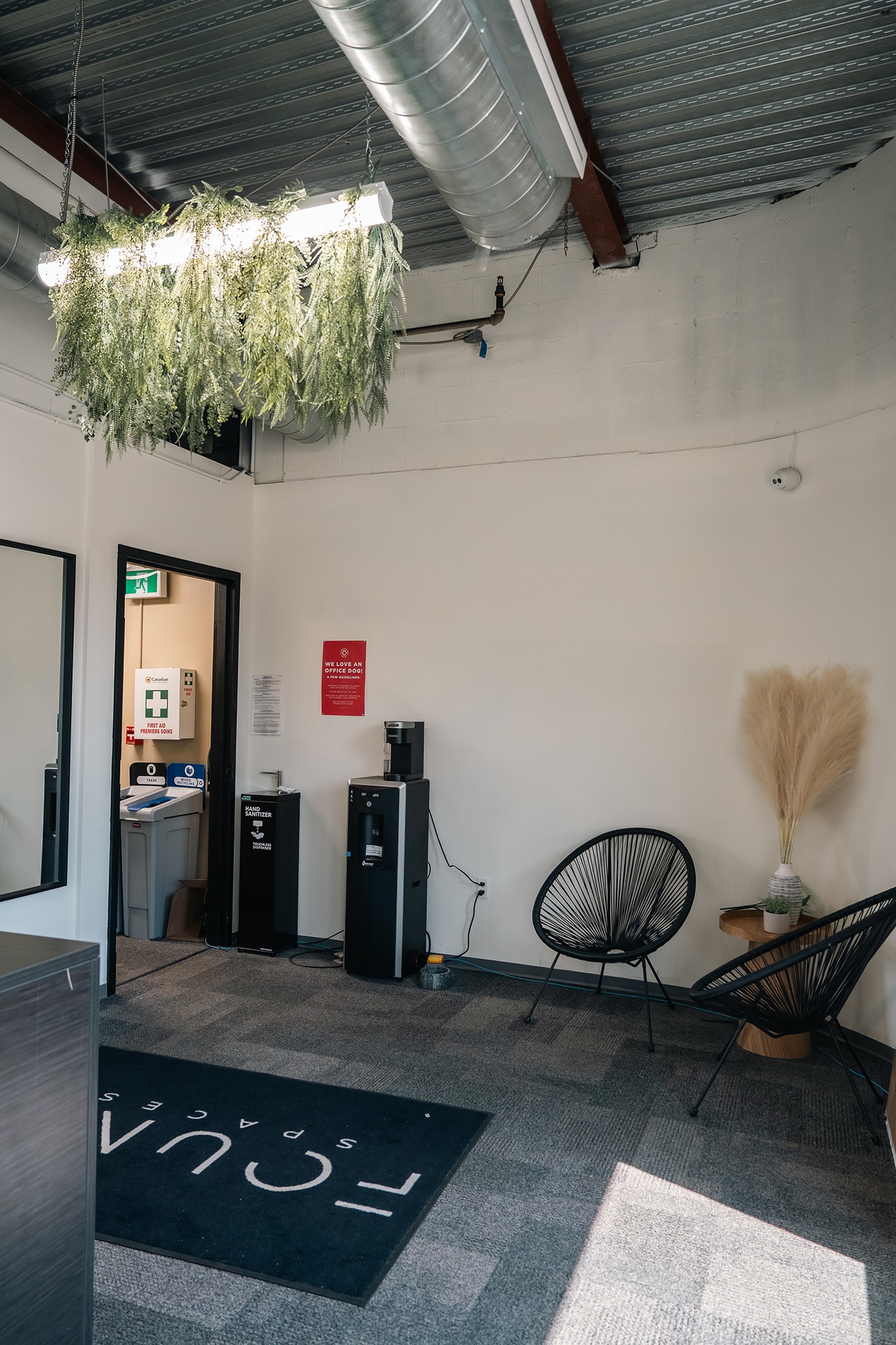 207 Burlington St E, Hamilton, ON à louer Photo du bâtiment- Image 1 de 10