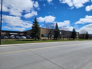 127-155 Montée de Liesse, Montréal, QC for lease Building Photo- Image 1 of 7