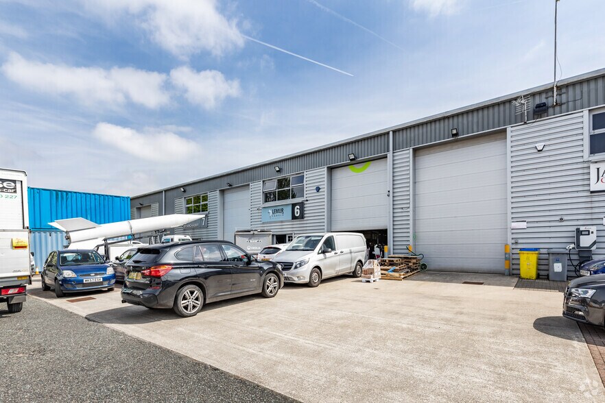 Dunkirk Ln, Hyde à louer - Photo du bâtiment - Image 3 de 3