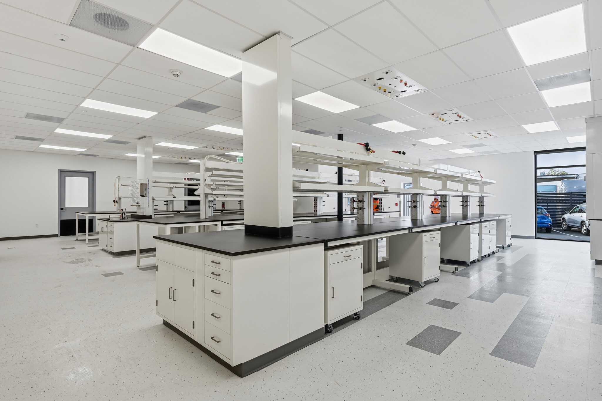 11555 Sorrento Valley Rd, San Diego, CA for lease Interior Photo- Image 1 of 8