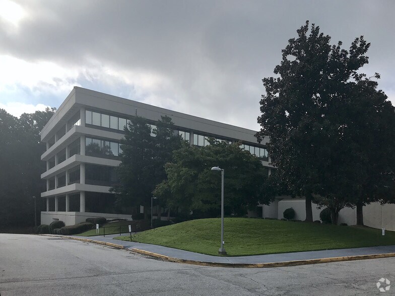 3951 Snapfinger Pky, Decatur, GA à louer - Photo du bâtiment - Image 1 de 16