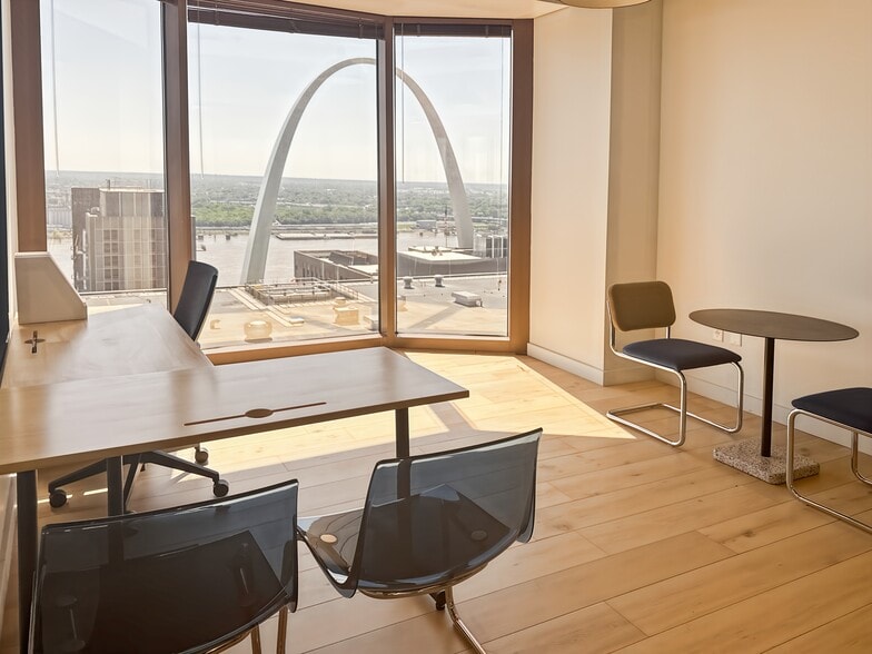 211 N Broadway, Saint Louis, MO à louer - Photo du bâtiment - Image 1 de 16