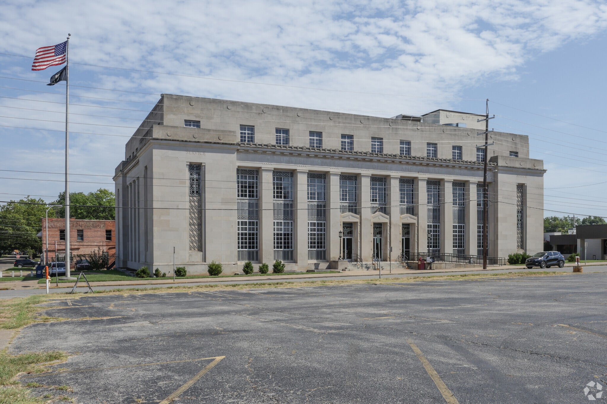111 W 4th St, Okmulgee, OK for lease Primary Photo- Image 1 of 6