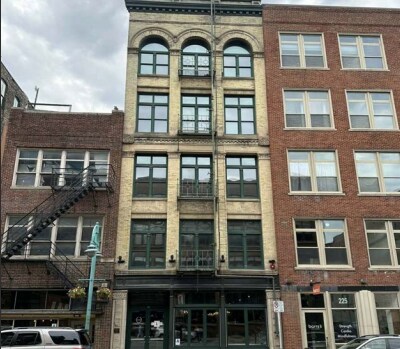 223 N Water St, Milwaukee, WI à louer - Photo du bâtiment - Image 1 de 15