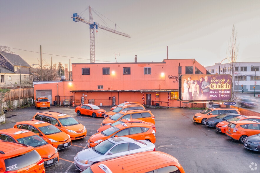 790 Clark Dr, Vancouver, BC à vendre - Photo du bâtiment - Image 3 de 3