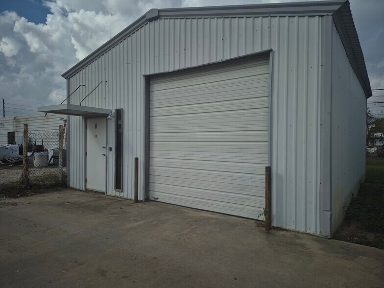 16190 Miller Rd, Houston, TX à louer - Photo du bâtiment - Image 2 de 19