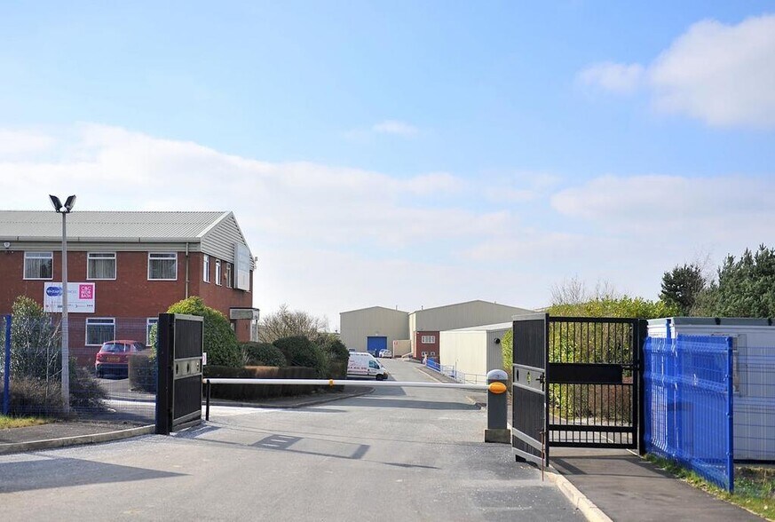 Cowm Top Ln, Rochdale for lease - Building Photo - Image 2 of 13