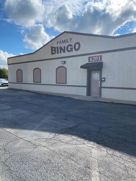 4201 Benbrook Hwy, Fort Worth, TX à louer - Photo du bâtiment - Image 3 de 12