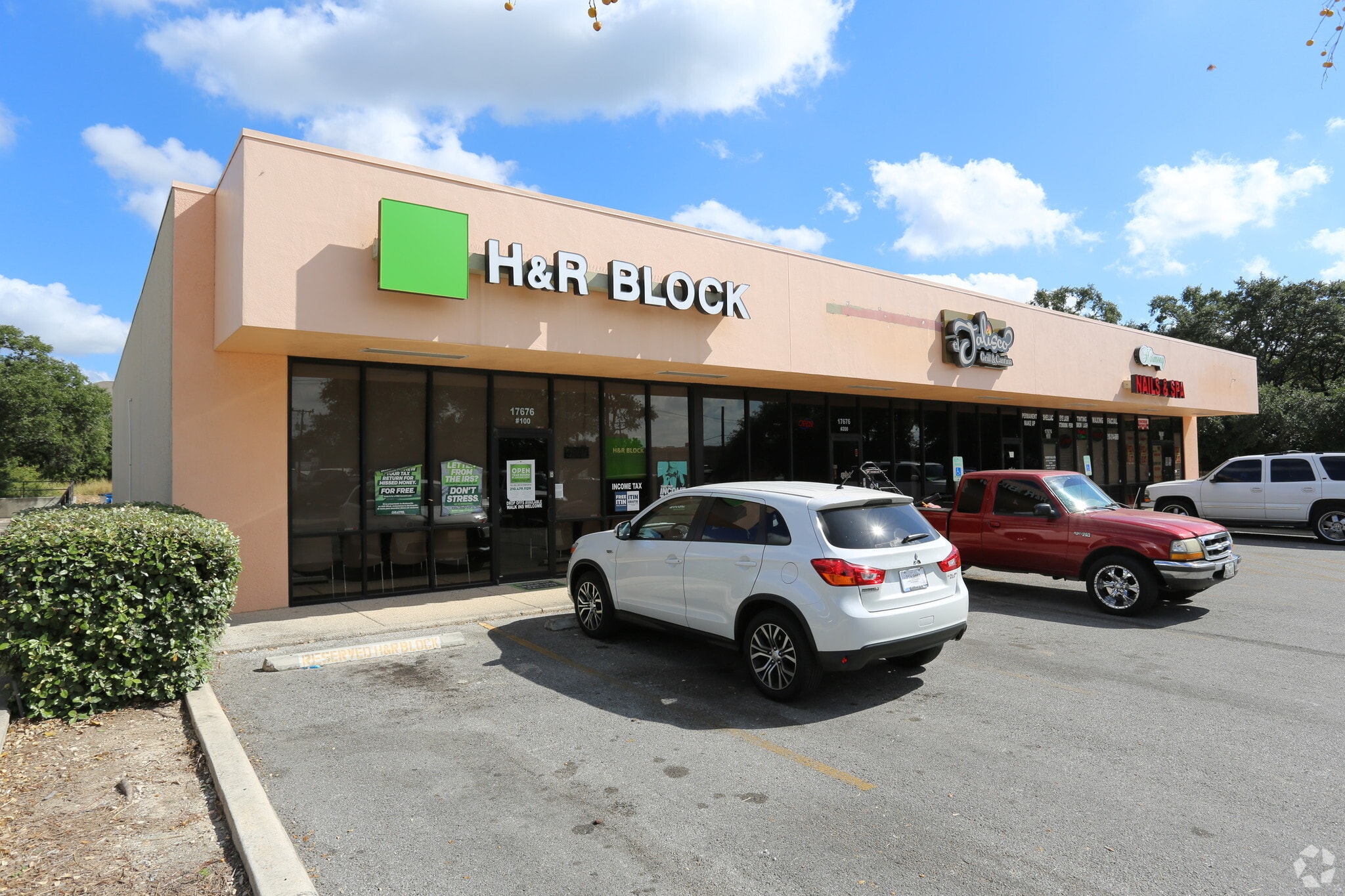 17676 Blanco Rd, San Antonio, TX for lease Primary Photo- Image 1 of 8