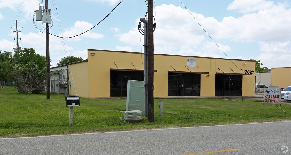 7027 Belgold St, Houston, TX à louer - Photo du bâtiment - Image 3 de 3