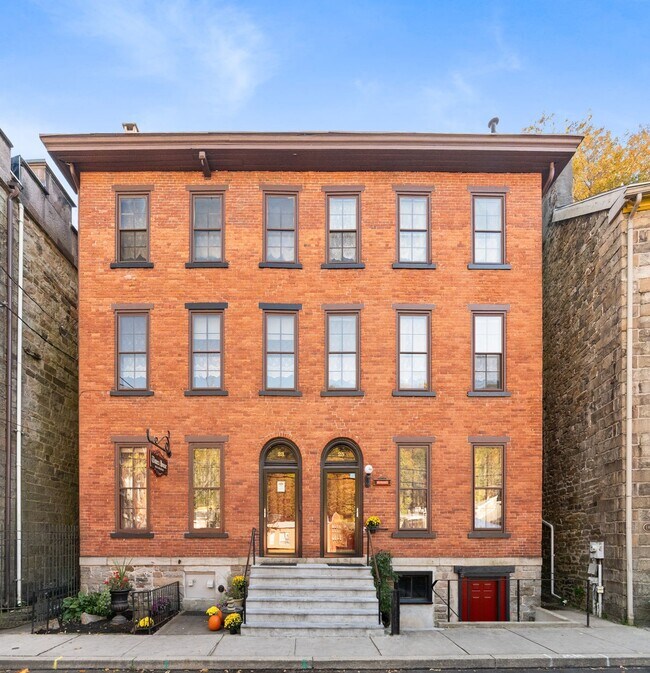 More details for 23-25 Race St, Jim Thorpe, PA - Hospitality for Sale