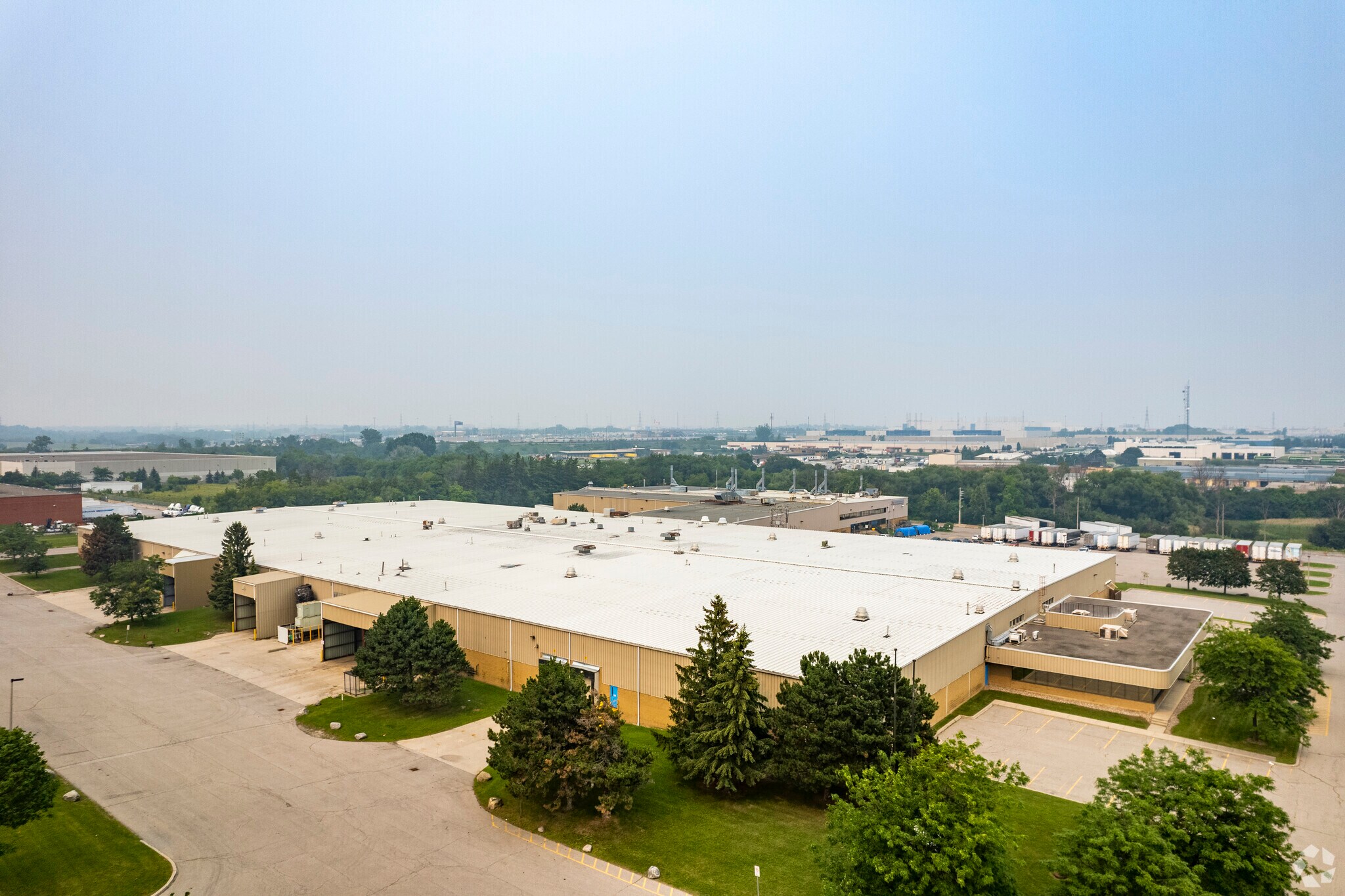 2001 Forbes St, Whitby, ON à vendre Photo du bâtiment- Image 1 de 1