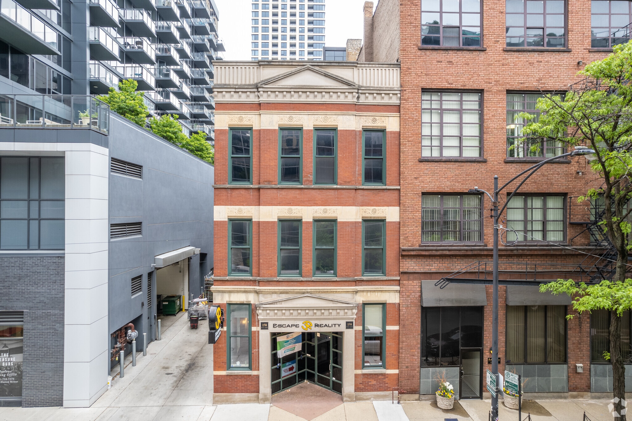 158 W Erie St, Chicago, IL à louer Photo du bâtiment- Image 1 de 31