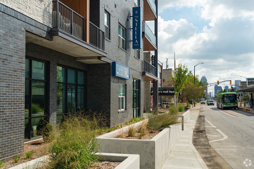 1827 N Meridian St, Indianapolis, IN à louer - Photo principale - Image 1 de 37