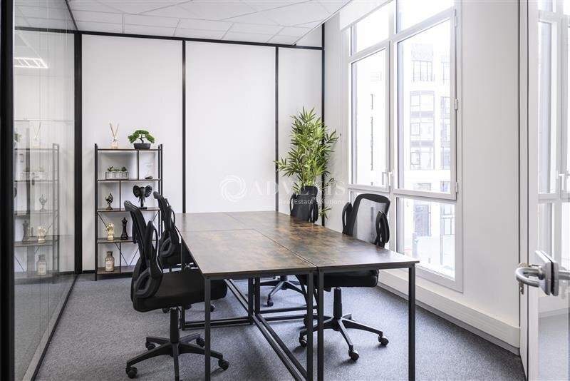 Office in Chessy for lease - Interior Photo - Image 2 of 8