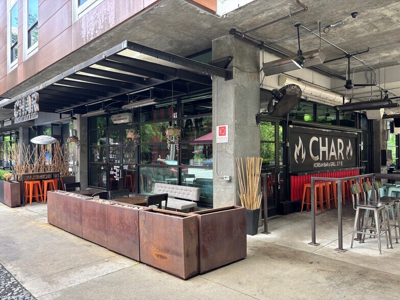 299 N Highland Ave, Atlanta, GA à louer - Photo du bâtiment - Image 2 de 5