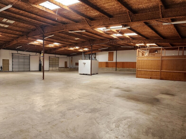 1841 W Division St, Arlington, TX à vendre - Photo du bâtiment - Image 2 de 37