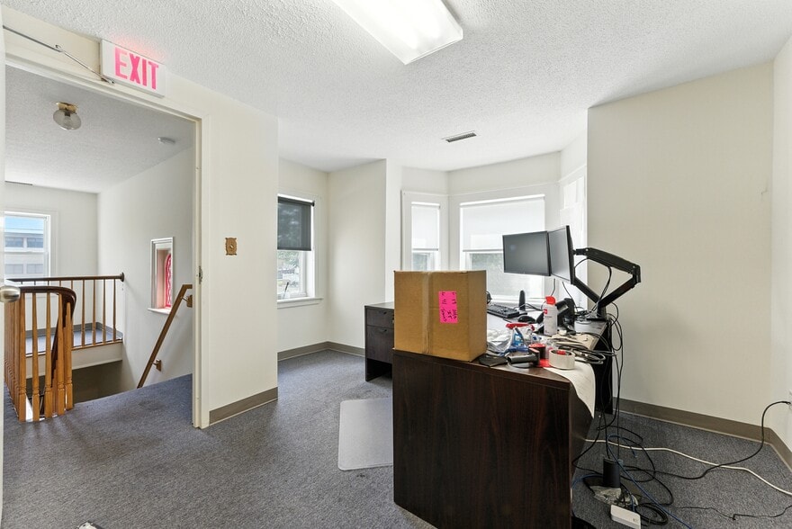 155 Oak St, Glastonbury, CT for sale - Building Photo - Image 3 of 12