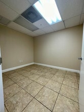 4350-4380 Oakes Rd, Davie, FL à louer Photo intérieure- Image 2 de 13