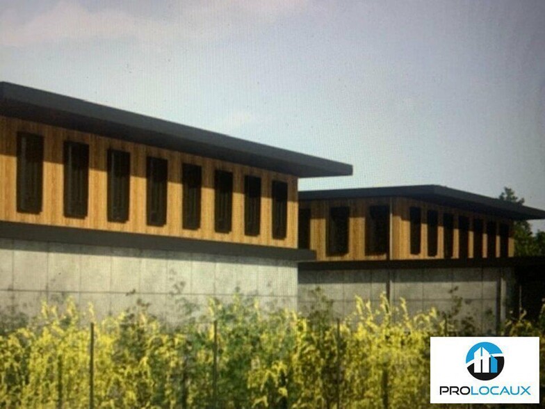 Office in Le Petit-Quevilly for lease - Building Photo - Image 1 of 7