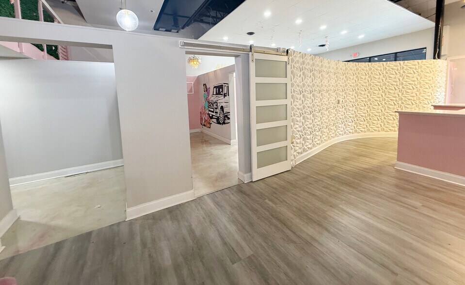 10475 Medlock Bridge Rd, Duluth, GA à louer - Photo du bâtiment - Image 3 de 22