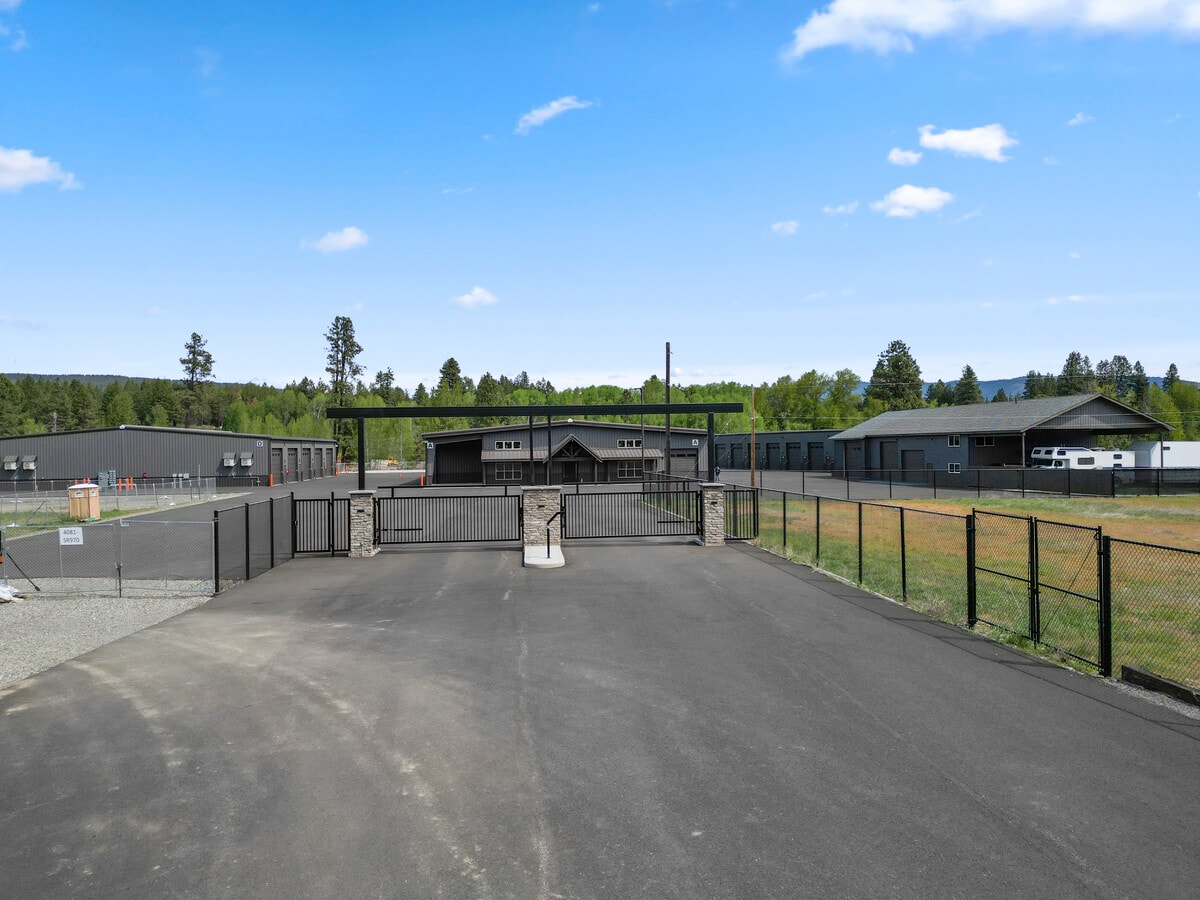 4081 WA-970, Cle Elum, WA 98922 - Unité D1 -  - Photo intérieure - Image 1 of 3