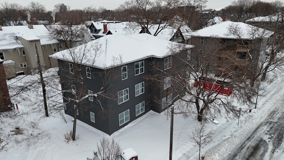 814 6th St SE, Minneapolis, MN for sale - Building Photo - Image 2 of 39