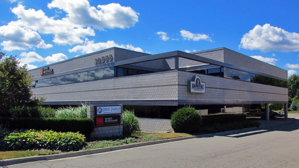 30555 Northwestern Hwy, Farmington Hills, MI à louer Photo du bâtiment- Image 1 de 12