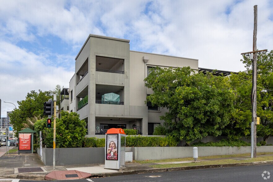 3-11 Hawkesbury Ave, Dee Why à louer - Photo du bâtiment - Image 2 de 5