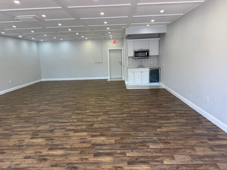 3816-3820 Grand Blvd, New Port Richey, FL for lease - Building Photo - Image 3 of 14