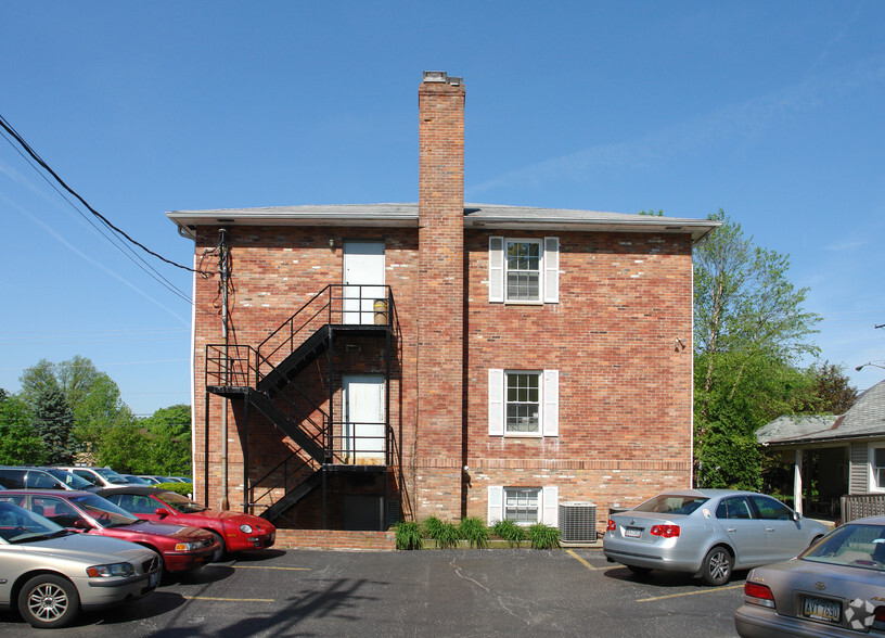 5830 N High St, Worthington, OH for lease - Building Photo - Image 3 of 40