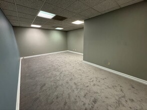 1615 W Abram St, Arlington, TX for lease Interior Photo- Image 2 of 5