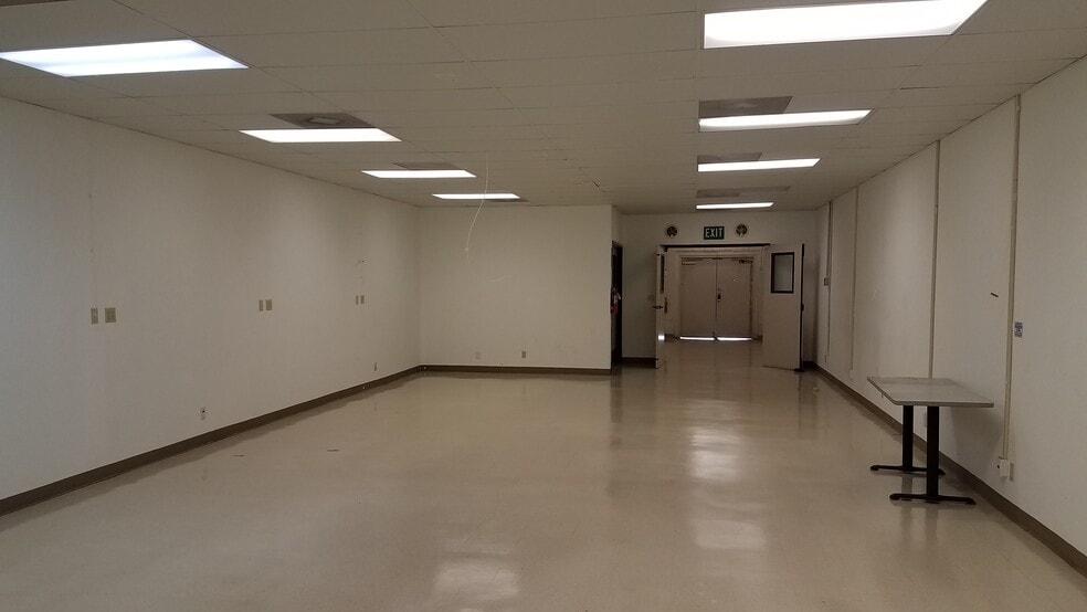 2832 E Foothill Blvd, Pasadena, CA for lease - Building Photo - Image 3 of 7