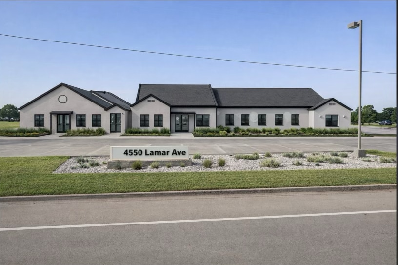 4550 Lamar Ave, Paris, TX for lease Building Photo- Image 1 of 6