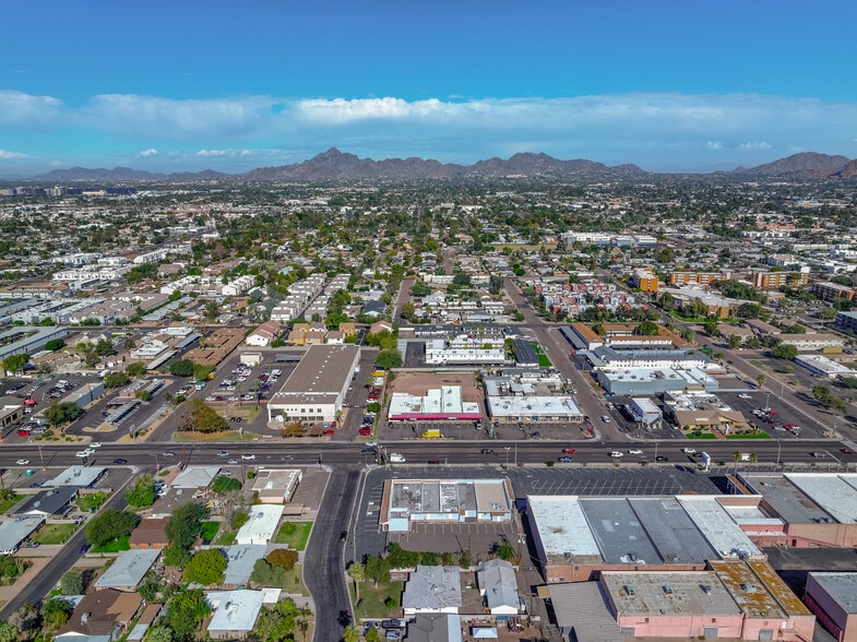 3402 E Thomas Rd, Phoenix, AZ for sale - Building Photo - Image 3 of 7