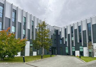 Plus de détails pour 26-28 Avenue De Winchester, Saint-Germain-en-Laye - Bureau à louer