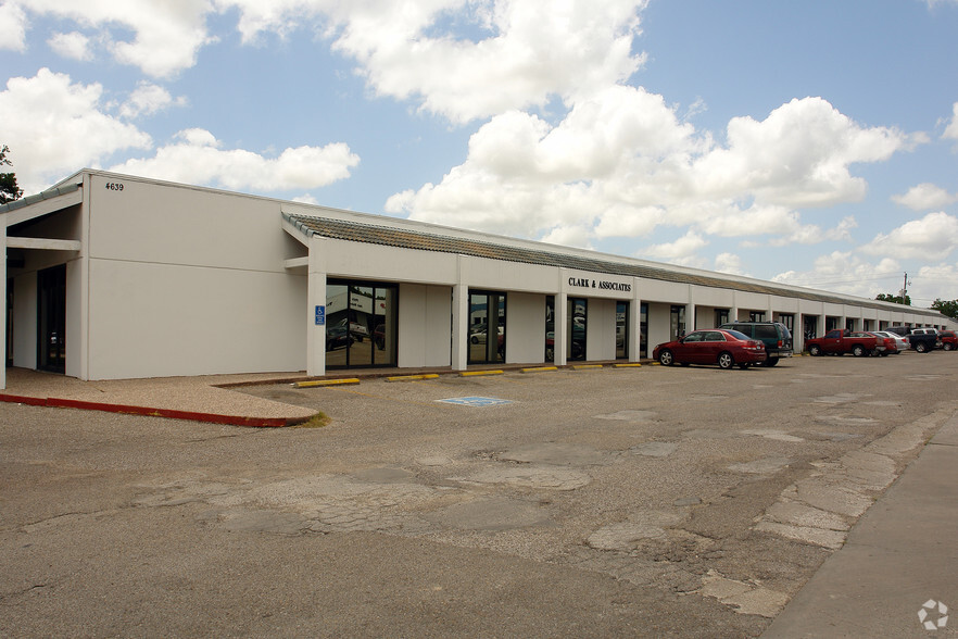 4639 Corona Dr, Corpus Christi, TX for lease - Building Photo - Image 2 of 13