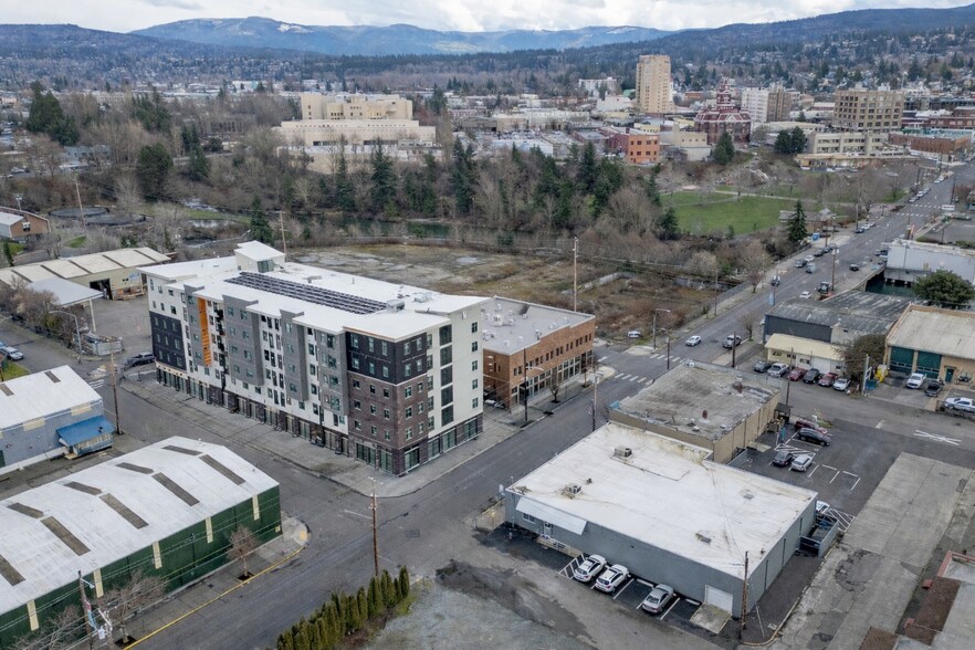 711 Astor St, Bellingham, WA à louer - Photo du bâtiment - Image 2 de 2